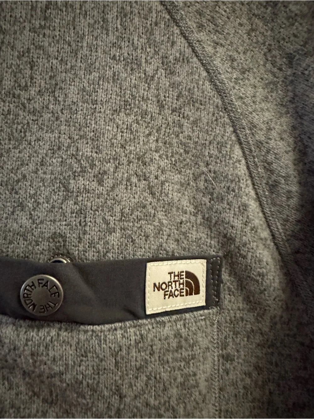 The North Face Men's Gray Quarter-Zip Fleece Pullover